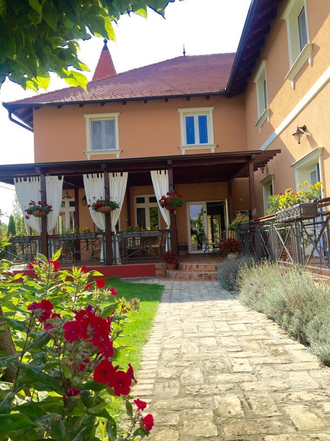 Villa Larus Palic Exterior photo