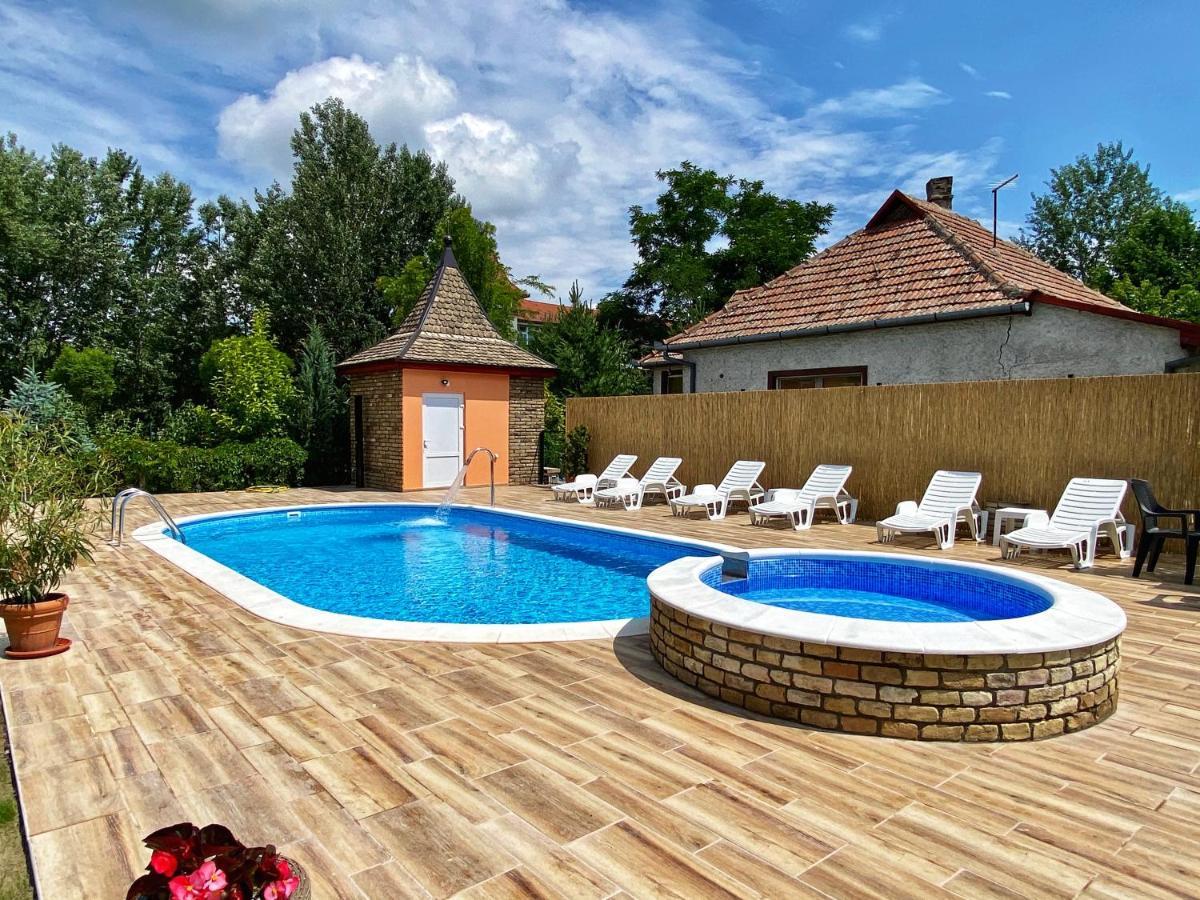 Villa Larus Palic Exterior photo